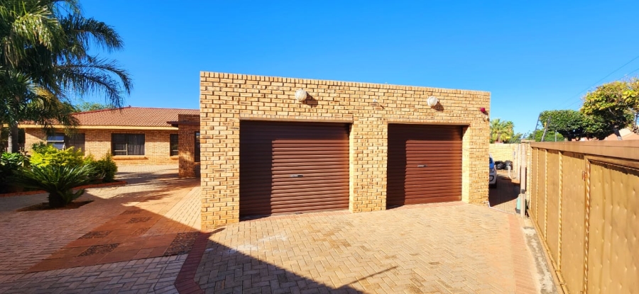 3 Bedroom Property for Sale in Hillcrest Northern Cape